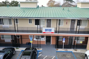 Exterior - Stay inn suite (Stockton)