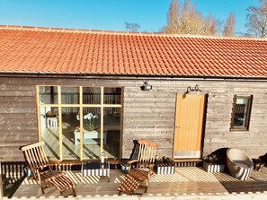 Terrace/patio - Mac Shack Cottage - UK32376 (Ashen, near Clare)