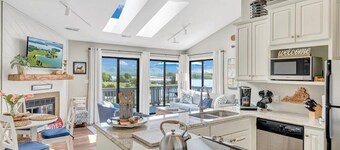 Moondance at BERNARD’S LANDING