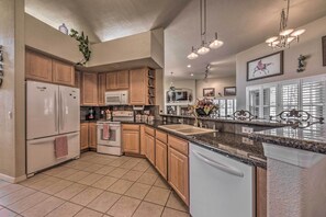 Refrigerador, microondas, parrilla de estufa y lavavajillas