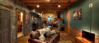 LOFTS OVER MAIN~ Chattooga Studio