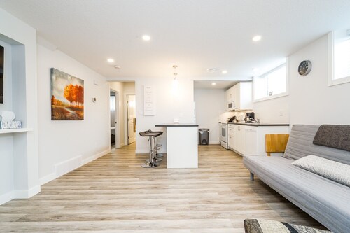 Gorgeous 2 bed suite centrally located in Edmonton