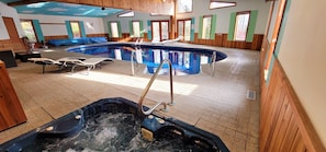 Piscina interna, piscina aquecida