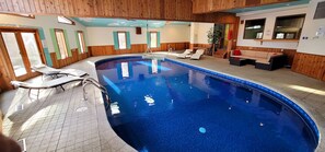 Piscina interna, piscina aquecida