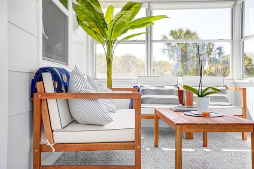 Bright, luxurious place in Jacksonville Beach city center