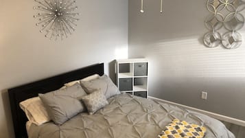 3 slaapkamers, een strijkplank/strijkijzer, gratis wifi, beddengoed