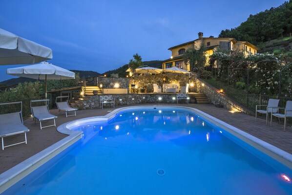 Pool - Villa with Pool in Tuscany for 8 People (Cantagrillo)