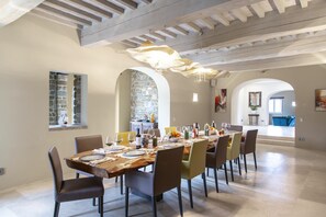 Dining - Luxury Villa in Tuscany for 10 People (Radda In Chianti)