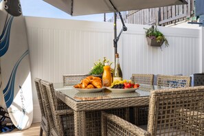 屋外ダイニングエリア