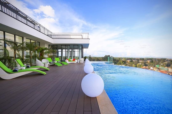 AuĂenpool, beheizter Pool