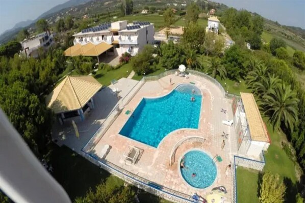 Alberca al aire libre 