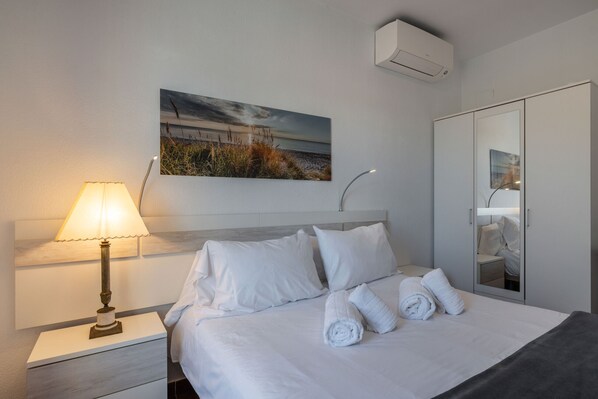 3 chambres, fer et planche à repasser, Wi-Fi gratuit, draps fournis