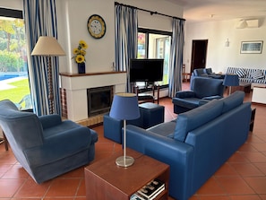 TV connectée, cheminée