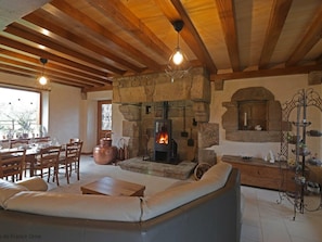 Interior - Authentic house by a pond with pets allowed, linens and cleaning included (Ceaucé)