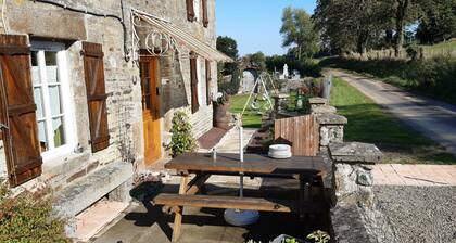 Maison Normande avec Jardin ClÎturé, Cheminée et Options Confort, prÚs de la Roche d'Oëtre