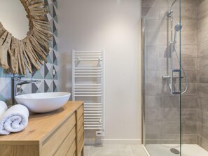Bathroom - Independent house in Portbail, pets allowed, near the beach (Portbail)
