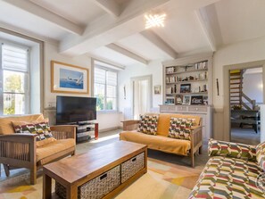 Télévision, cheminée