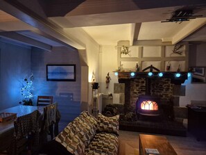 Télévision, cheminée