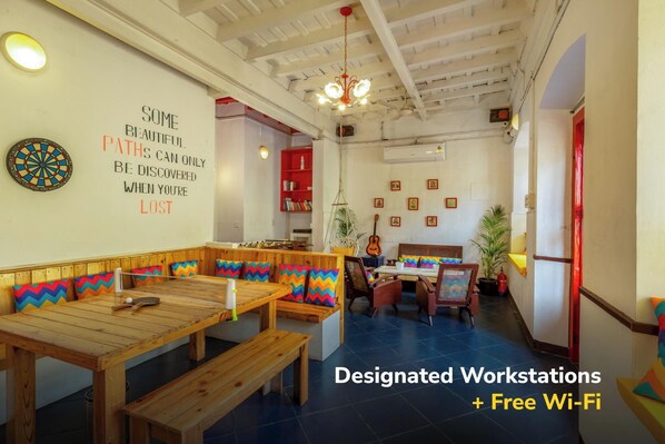 Lobby sitting area - goSTOPS Lite Kochi (Kochi)