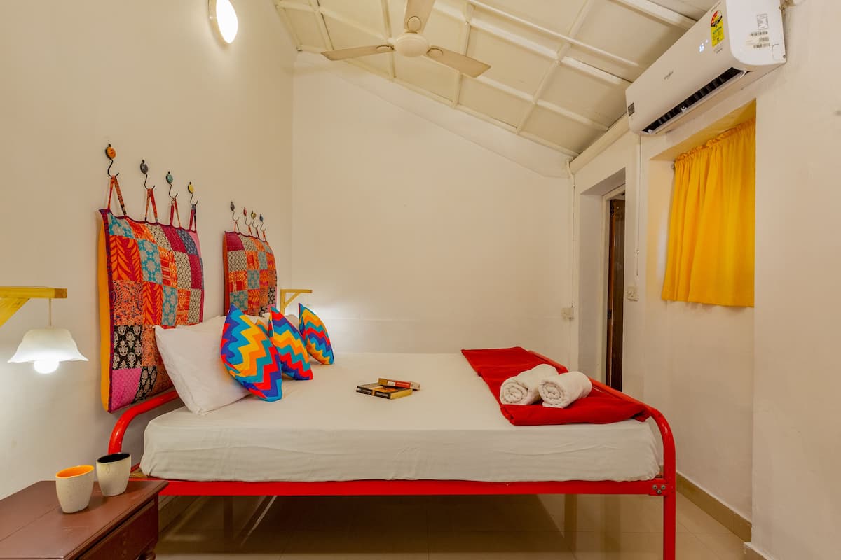 Premium bedding, soundproofing, free WiFi, bed sheets