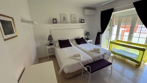 5 bedrooms, in-room safe, iron/ironing board, travel cot - Beautiful Semi Detached Villa in Los Alamos-Playamar, Torremolinos (Torremolinos)