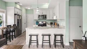 Private kitchen - Beachside Abode 2B (Old Orchard Beach)