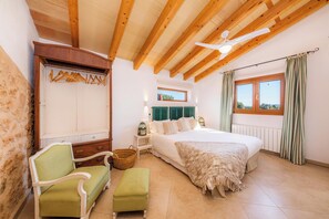 2 dormitorios, tabla de planchar con plancha, wifi gratis y ropa de cama