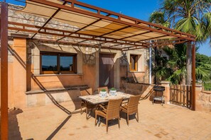 Outdoor dining - Agroturismo Xaloc with Pool, Balcony, Garden & Terrace (All Shared Among 5 Properties) (LLUCMAJOR)