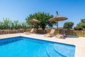 Pool - Agroturismo "Llevant" con Wi-Fi, terraza, piscina y jardín compartidos entre 5 propiedades (LLUCMAJOR)