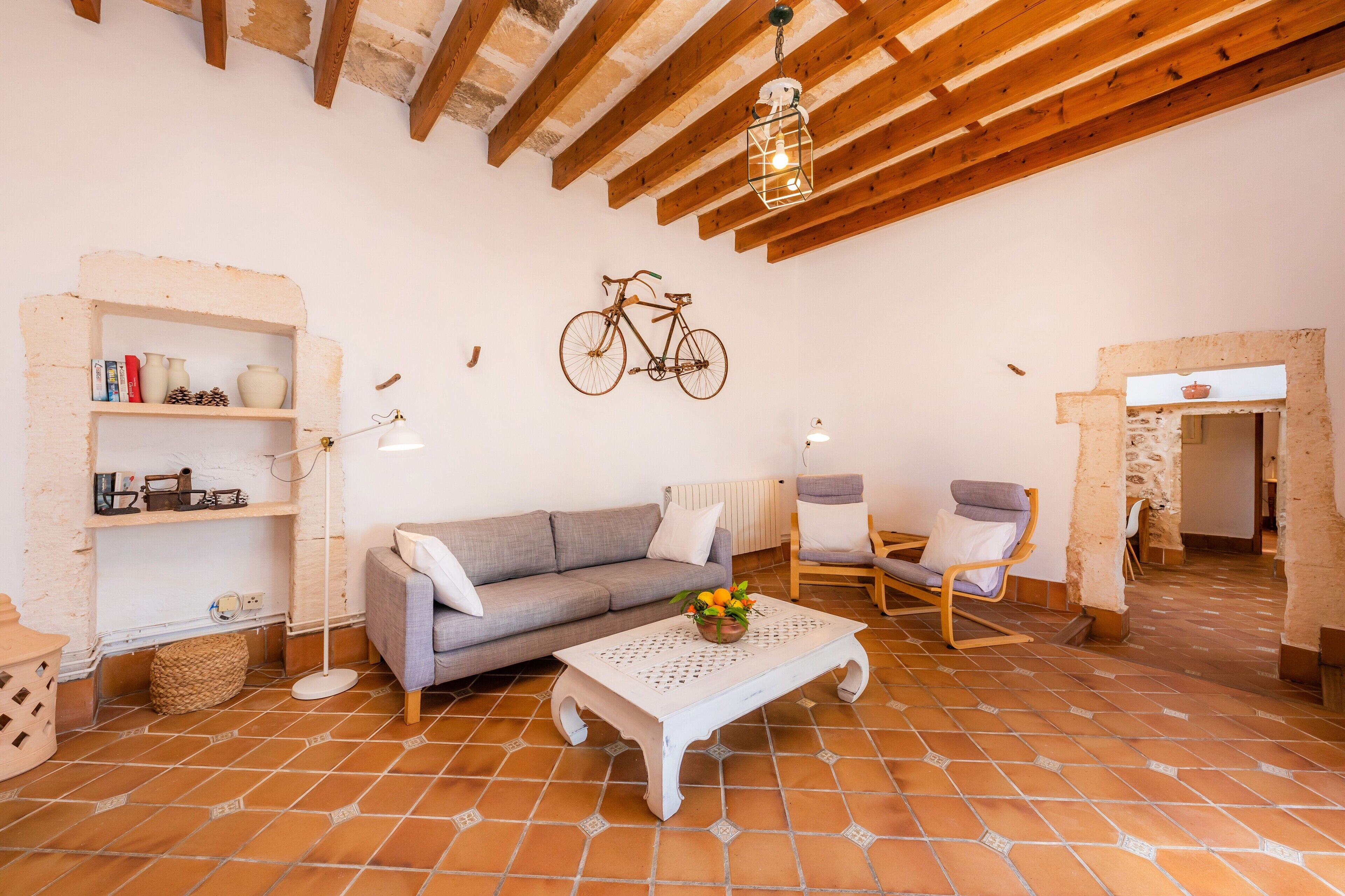 Télévision, table de tennis de table