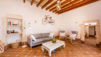 Télévision, table de tennis de table