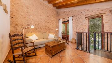 Télévision, table de tennis de table