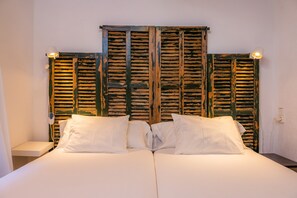 2 bedrooms, iron/ironing board, free WiFi, bed sheets - Agroturismo 'Ponent' with Mountain Views, Shared Pool and Wi-Fi (Llucmajor)