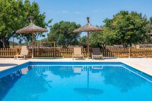 Pool - Agroturismo 'Ponent' with Mountain Views, Shared Pool and Wi-Fi (Llucmajor)