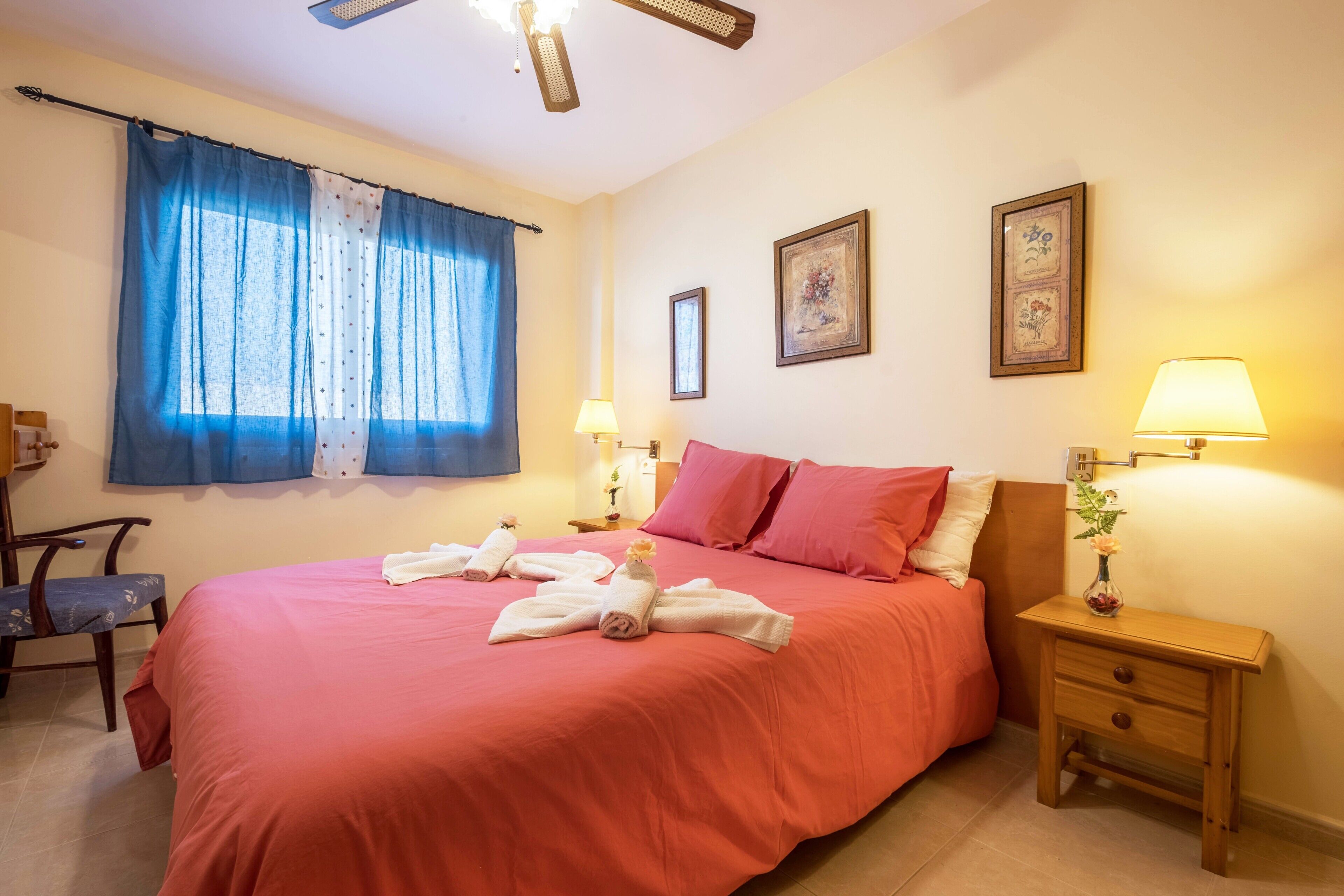 2 bedrooms, iron/ironing board, free WiFi, bed sheets