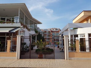 Exterior - Sun City Hotel (Sunny Beach)