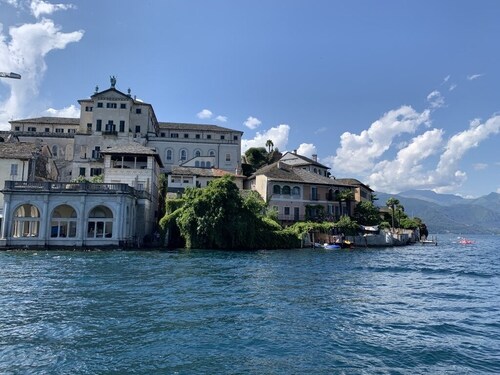 Ortasee: Wunderschönes & gemütliches altes Dorfhaus mit großer Loggia & Garten