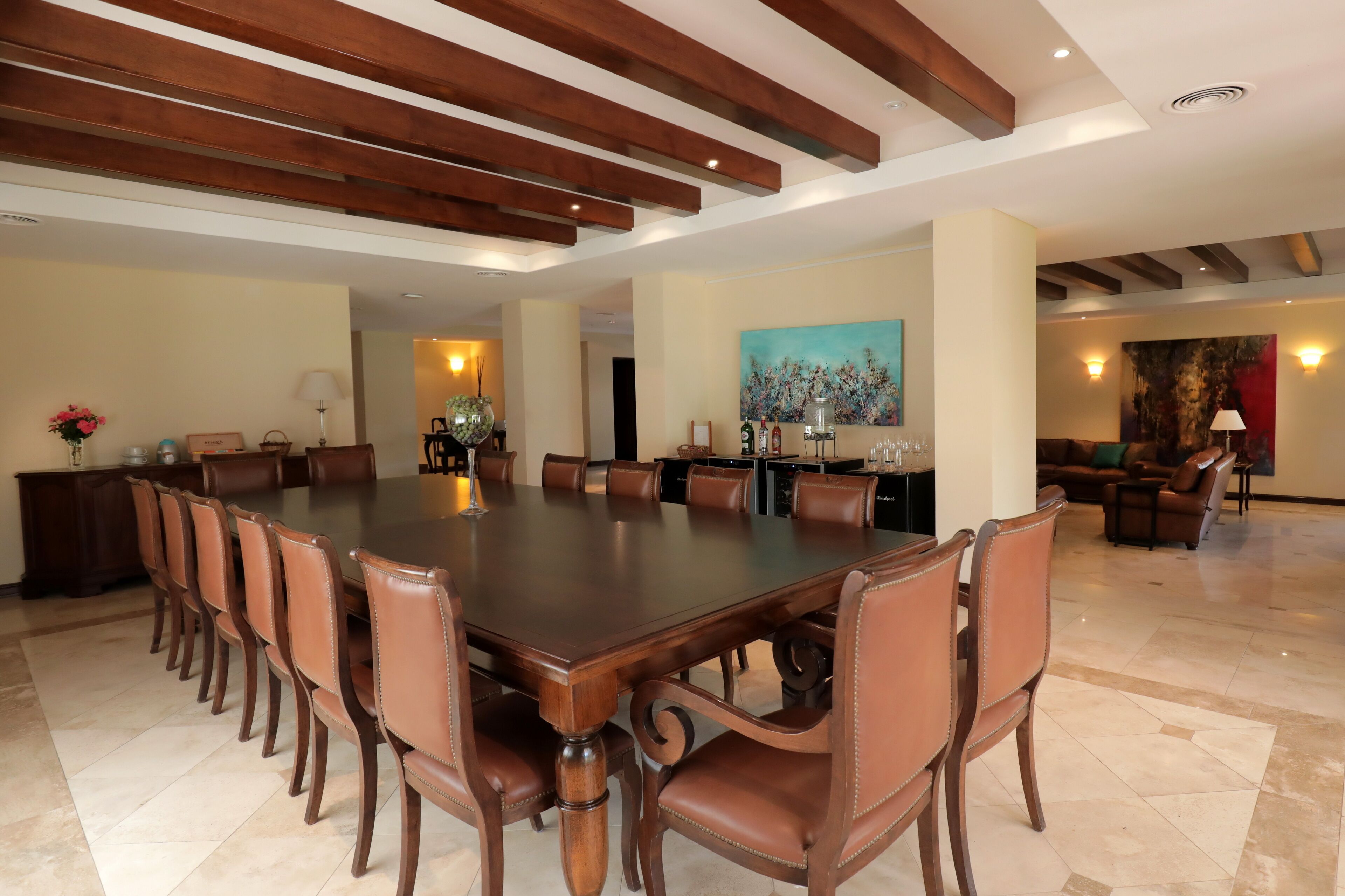 2 restaurants, spécialités Cuisine à base de pizza