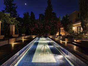 2 outdoor pools, sun loungers - Casa Agostino - Luxury wine resort (Fray Luis Beltrán)