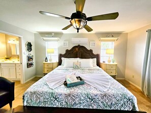 1 bedroom, desk, WiFi