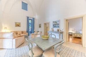 Interior - Historic house with pool and Mediterranean park (A) (Patù)