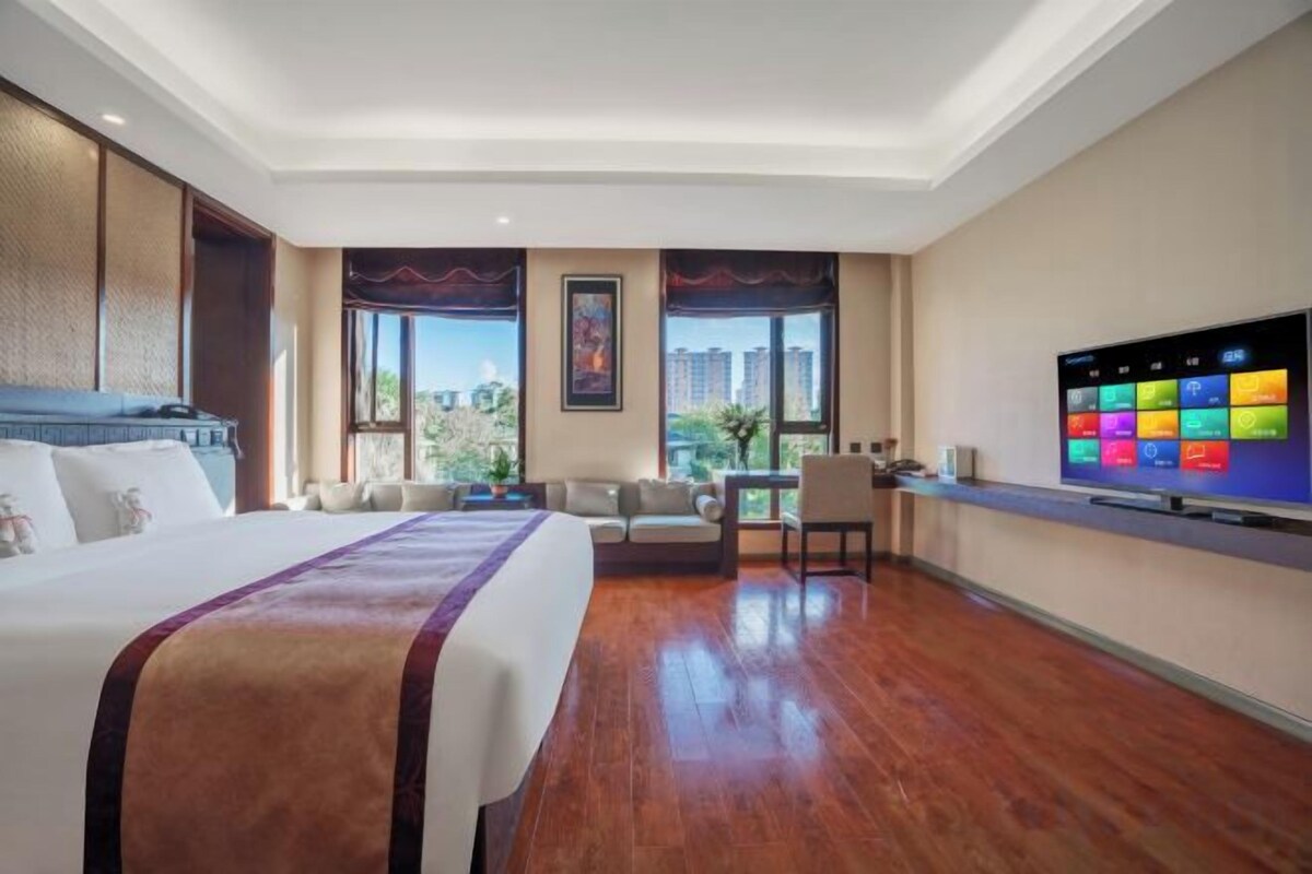 Queen Room With Lake View