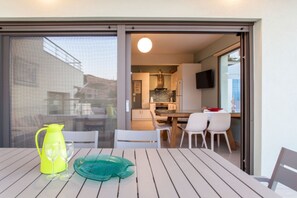 Luxury Villa | Balcony