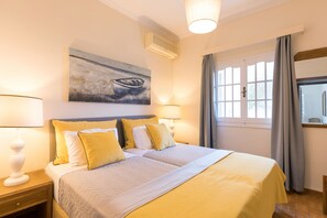 4 bedrooms, iron/ironing board, travel cot, free WiFi