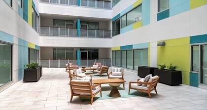 Downtown Dallas CozySuites w/ gym #1