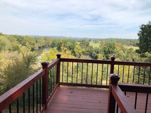 Property grounds - Rivers Bend Cabin, Stunning Caddo River & Ouachita Mountain Views (Amity)