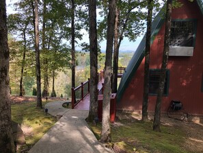 Property grounds - “Rivers Bend: Stunning Views & Vibrant Fall Colors Await You” (Amity)