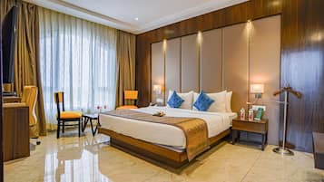 Fern Club Suite | 1 間睡房、迷你吧、房內夾萬、書桌
