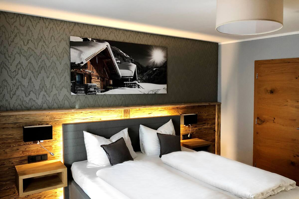 Chalet luxueux, 3 chambres | 2 chambres, couette en duvet, lit de bébé (supplément)