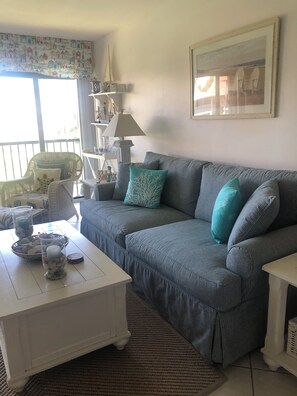 Flat-screen TV - Located steps from the ocean on beautiful Hutchinson Island (Ft. Pierce)